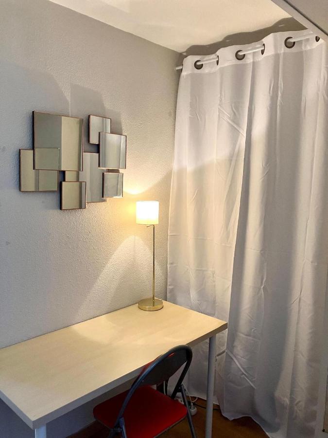 ניס Appartement 2 Pieces En Etage Eleve, Centre-Ville Au Calme, Petite Vue Mer מראה חיצוני תמונה